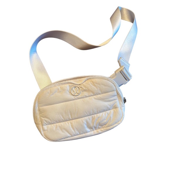 Lululemon Everywhere Wunder Puff Belt Bag - White - Picture 1 of 3